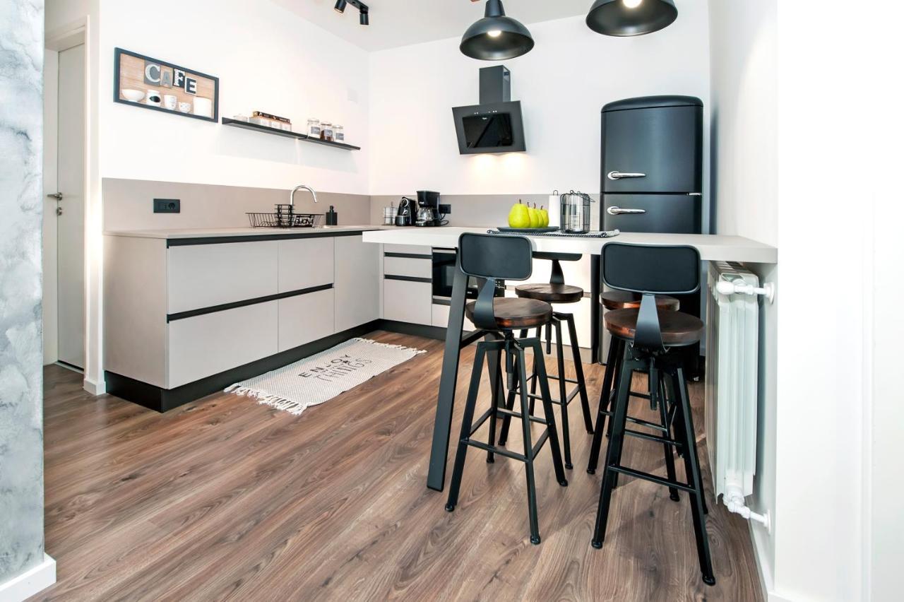 Apartment Margita Ровінь Екстер'єр фото