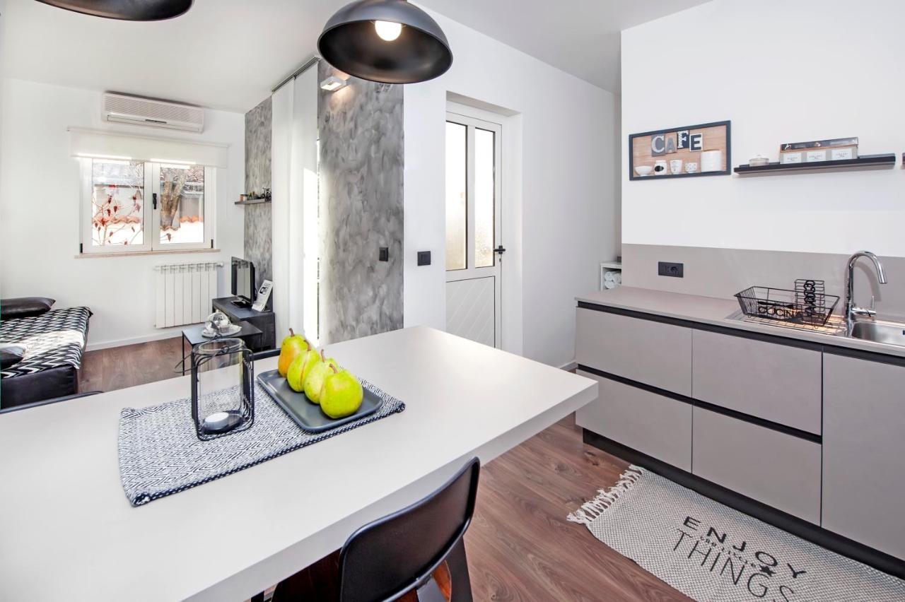 Apartment Margita Ровінь Екстер'єр фото