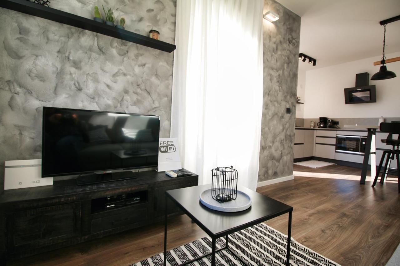 Apartment Margita Ровінь Екстер'єр фото
