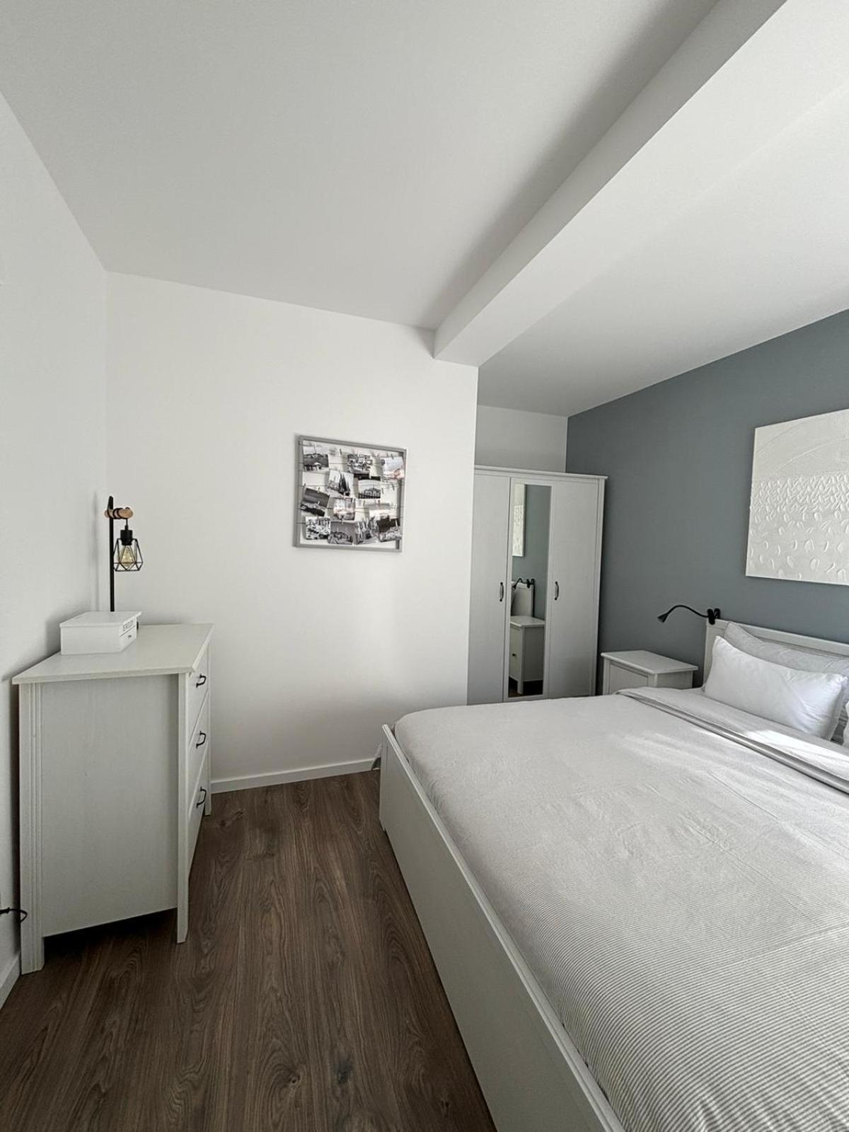 Apartment Margita Ровінь Екстер'єр фото