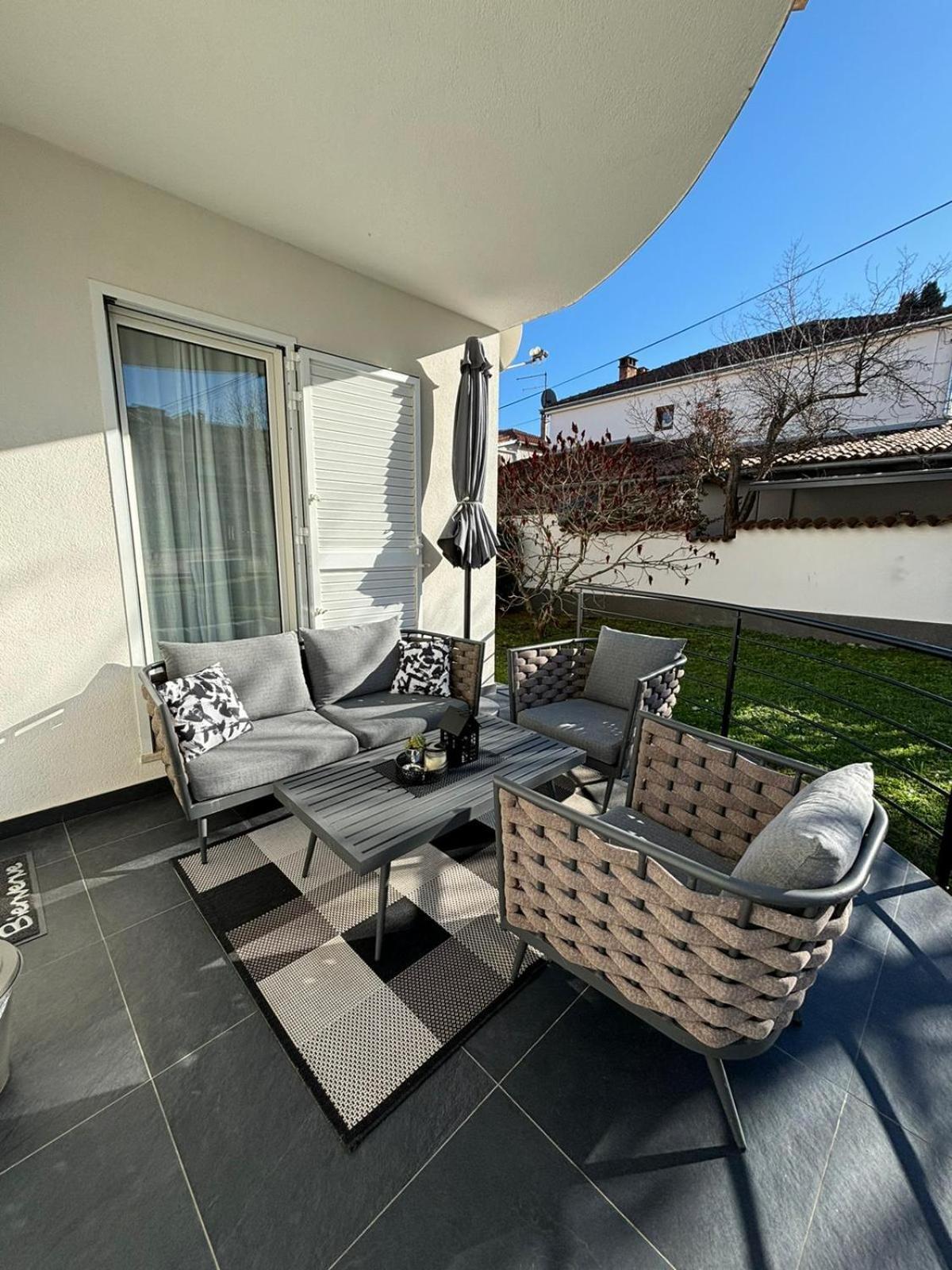 Apartment Margita Ровінь Екстер'єр фото