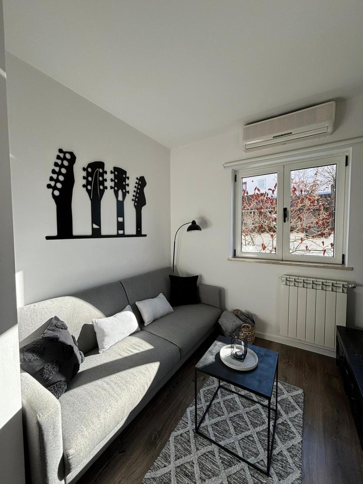 Apartment Margita Ровінь Екстер'єр фото